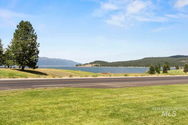$1,650,000 | 135 Par Drive, Cascade, ID 83611