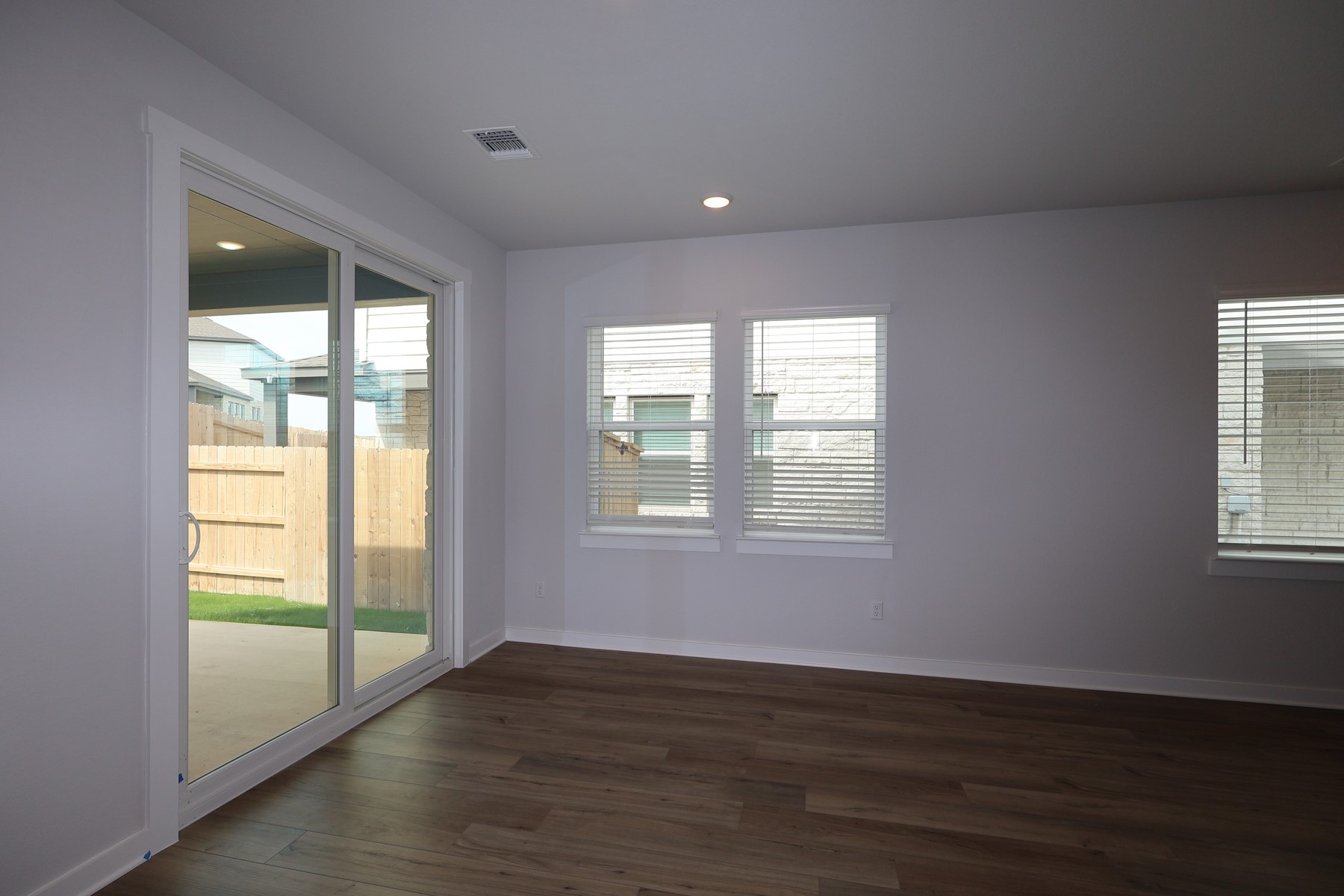 204 Marie Way Georgetown, TX 78626 - Photo 6 of 12