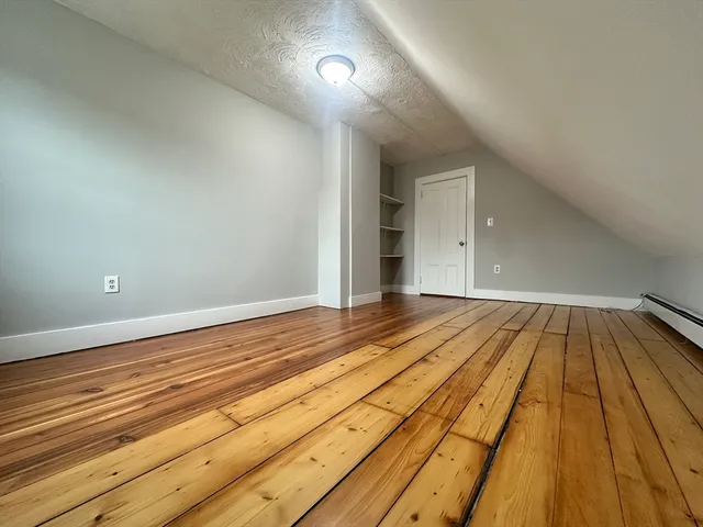 $3,200 | 159 East Central Street, Unit 2, Franklin, MA 02038