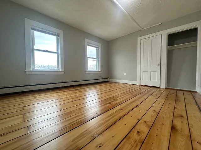 $3,200 | 159 East Central Street, Unit 2, Franklin, MA 02038