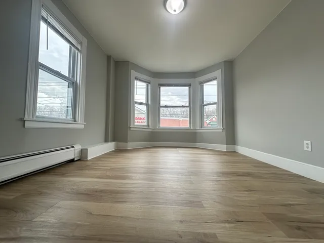 $3,200 | 159 East Central Street, Unit 2, Franklin, MA 02038