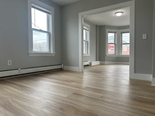 $3,200 | 159 East Central Street, Unit 2, Franklin, MA 02038