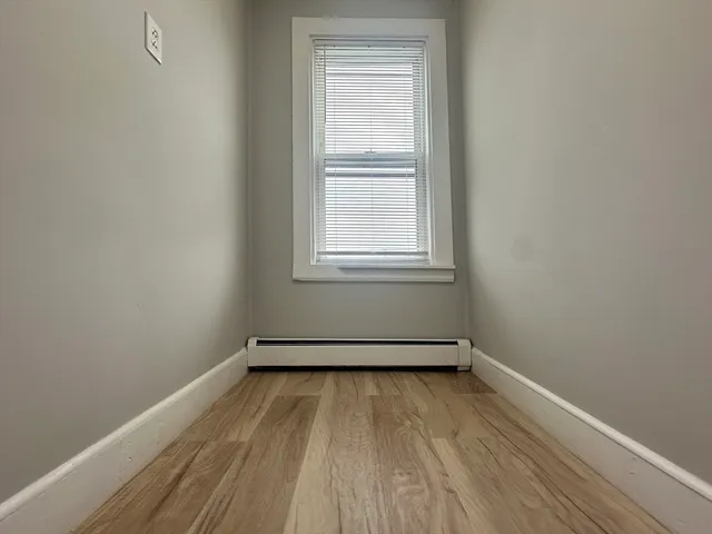 $3,200 | 159 East Central Street, Unit 2, Franklin, MA 02038