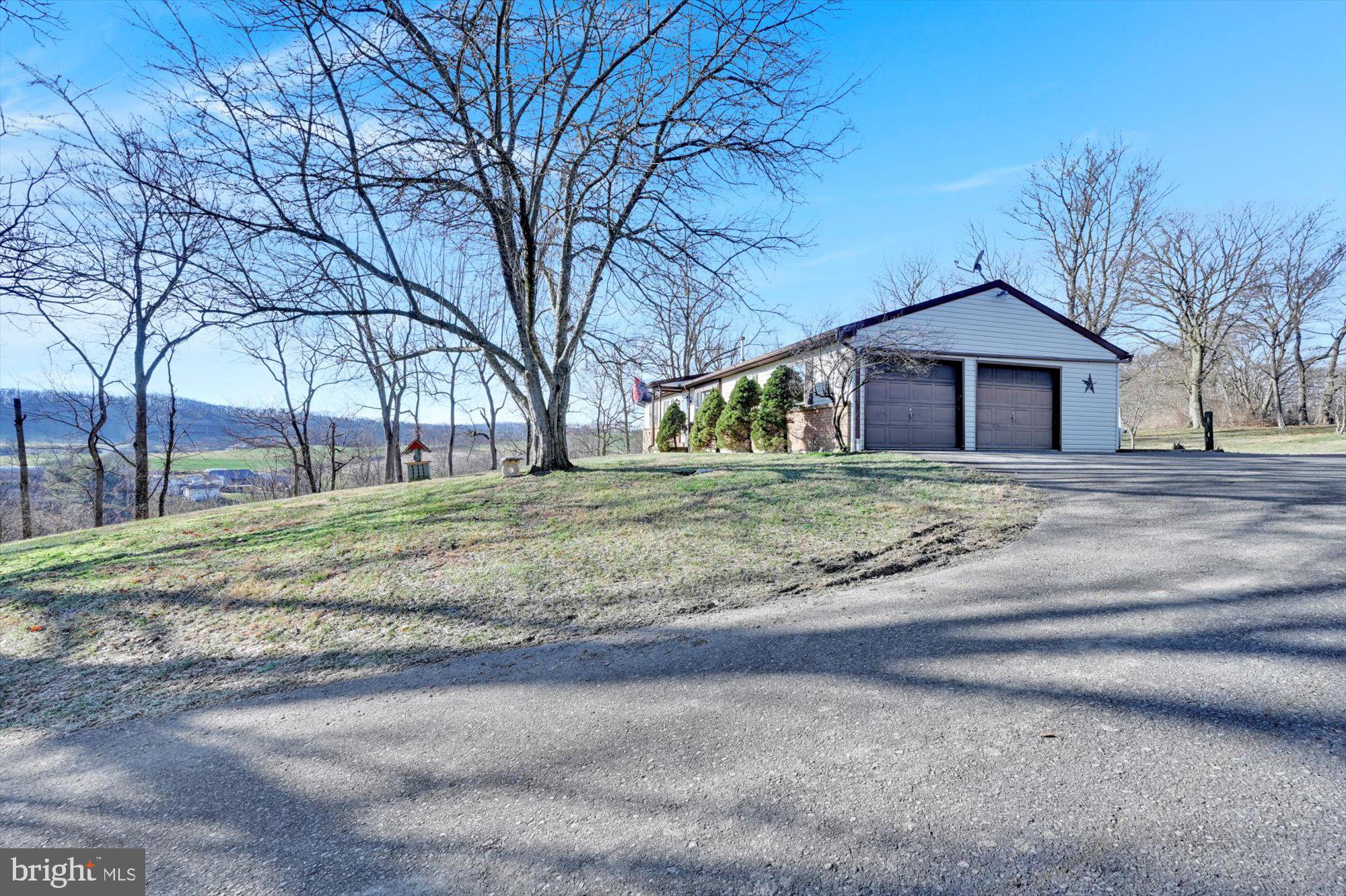 114 Pearl Road Bernville, PA 19506 - Photo 35 of 39 Driveway to Home