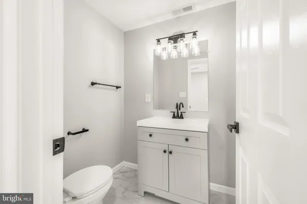 $3,300 | 515 Delamore Place, Wilmington, DE 19805