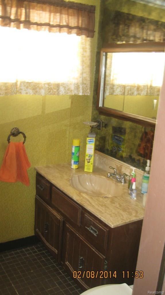 8247 Harding Street Taylor, MI 48180 - Photo 9 of 26 IMG_4107.jpg