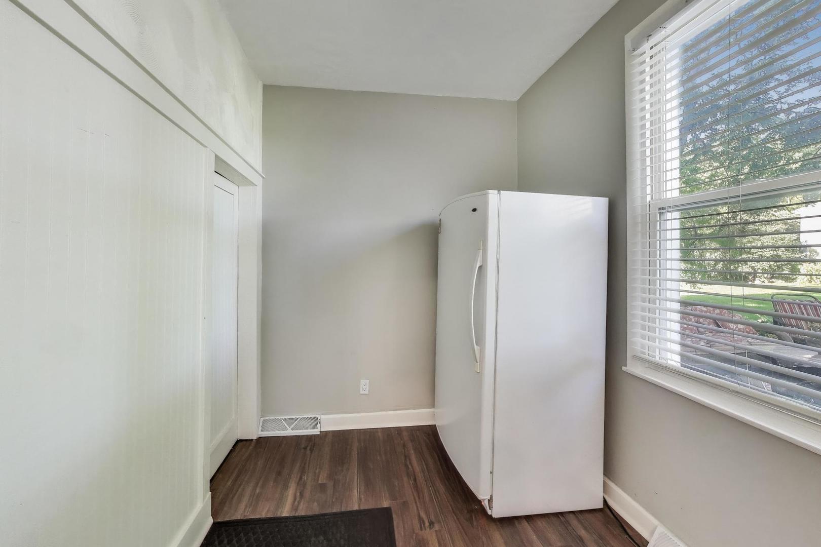 4608 Alden Road Woodstock, IL 60098 - Photo 20 of 42 a view of room with window and wooden floor