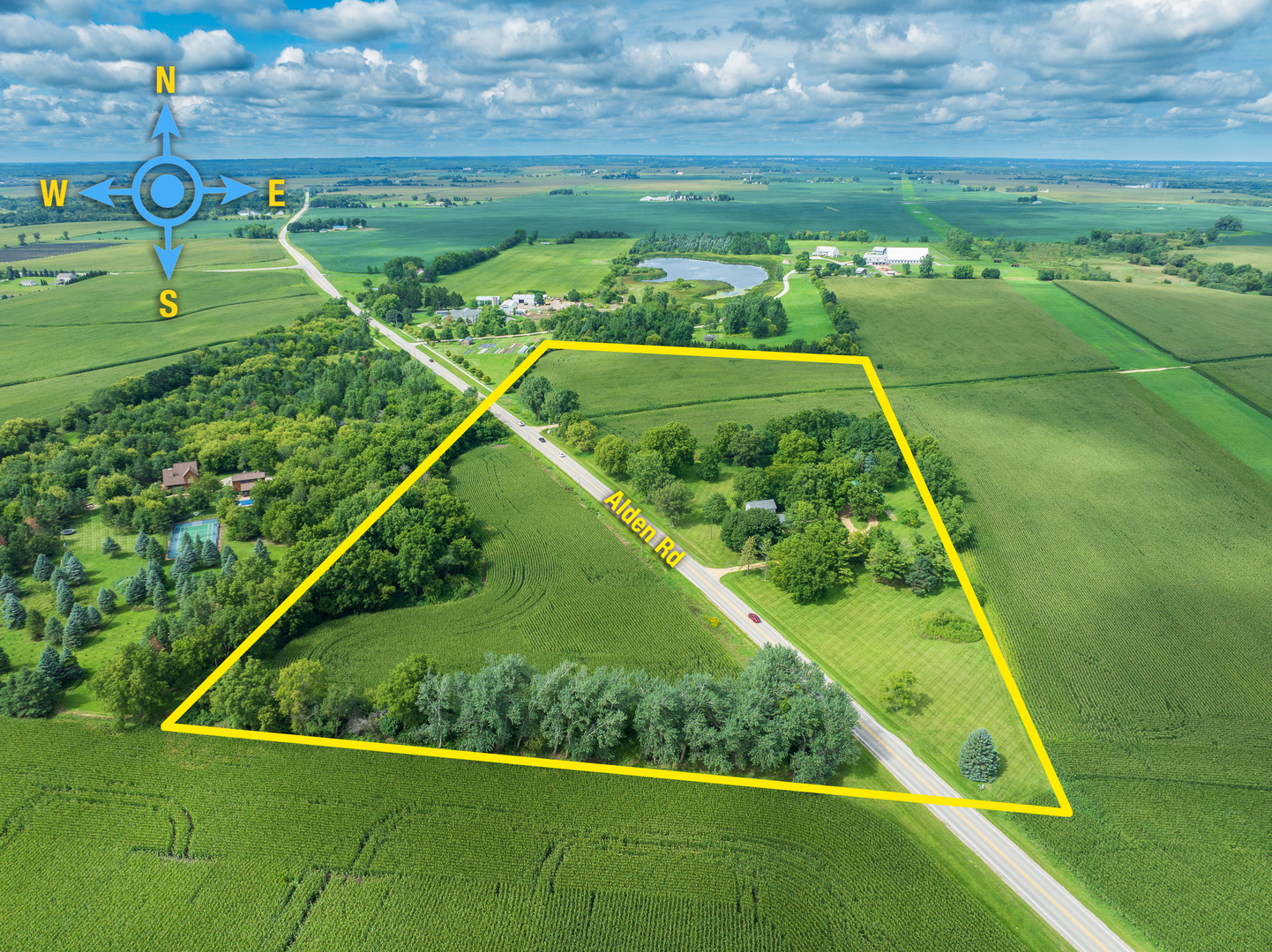 4608 Alden Road Woodstock, IL 60098 - Photo 37 of 42 a view of a backyard