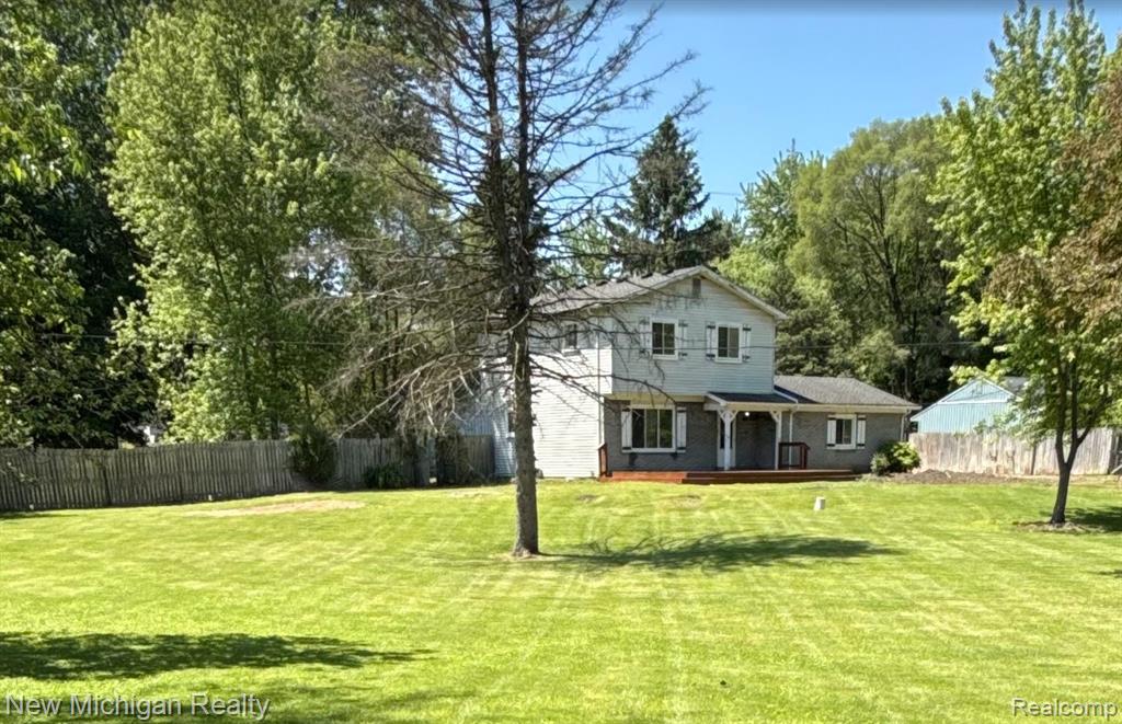 895 North Garner Road Milford, MI 48380 - Photo 3 of 11