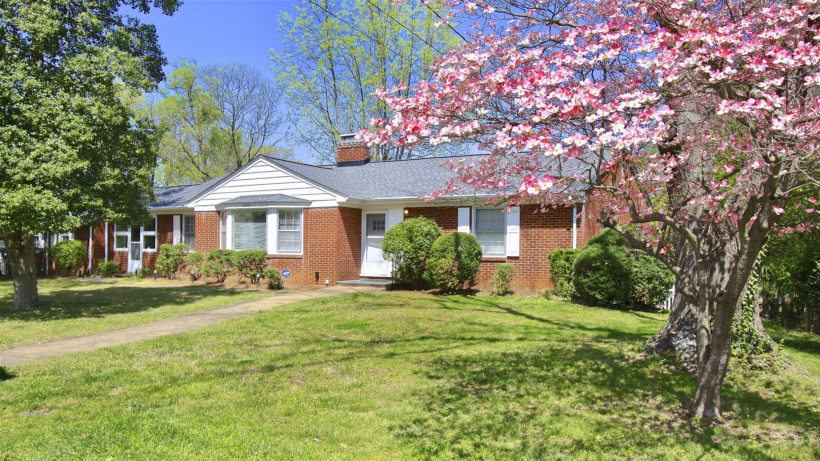 3833 Darlington Road Southwest Roanoke, VA 24018 - Photo 1 of 47 Welcome