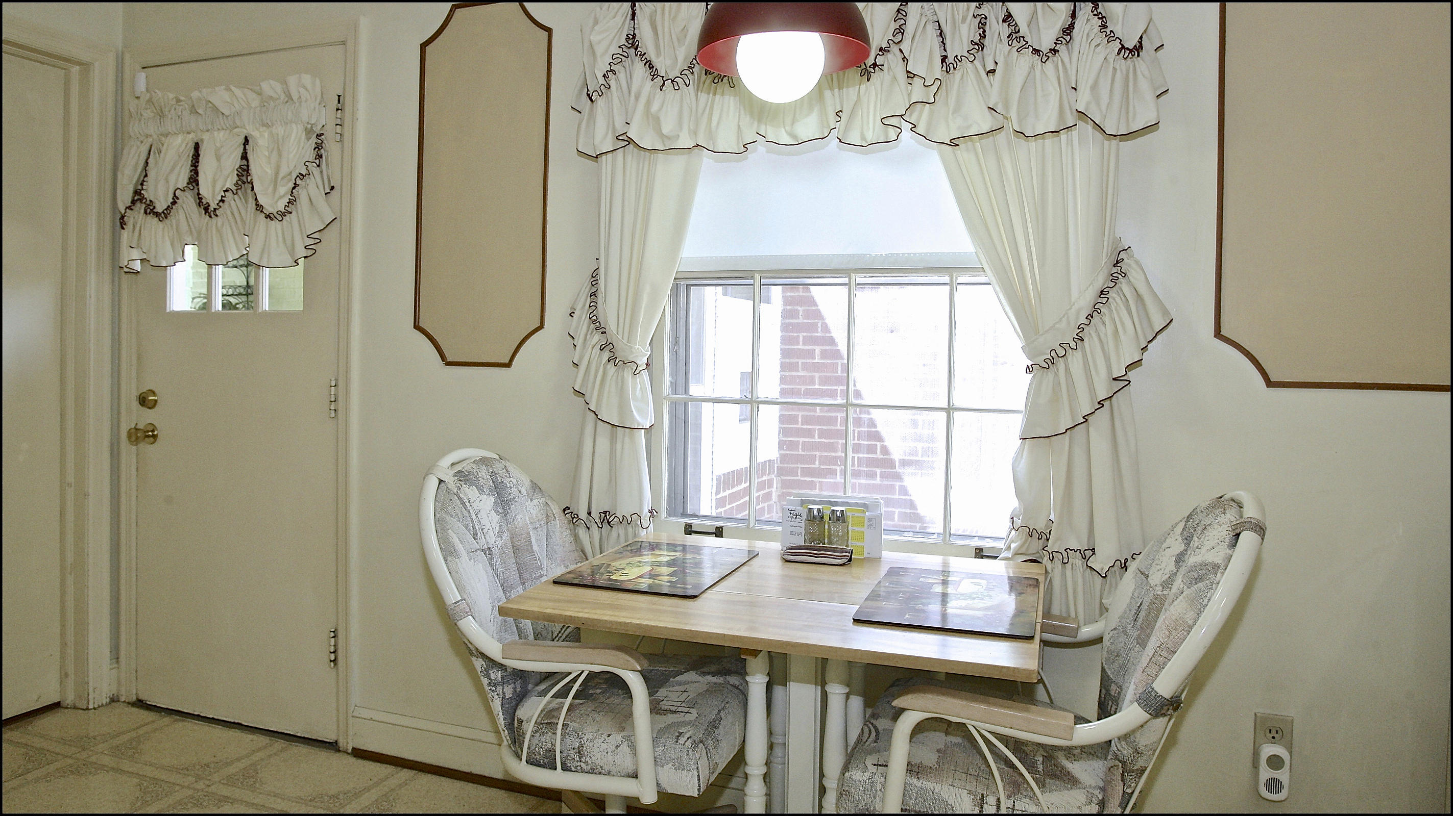 3833 Darlington Road Southwest Roanoke, VA 24018 - Photo 14 of 47 Breakfast Area
