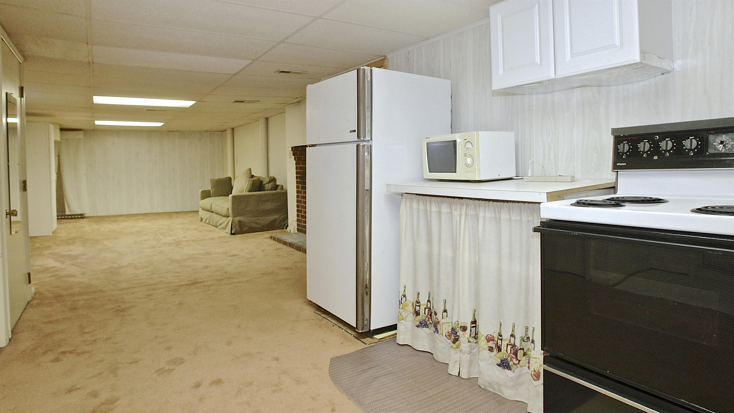 3833 Darlington Road Southwest Roanoke, VA 24018 - Photo 32 of 47 Lower Level Kitchette