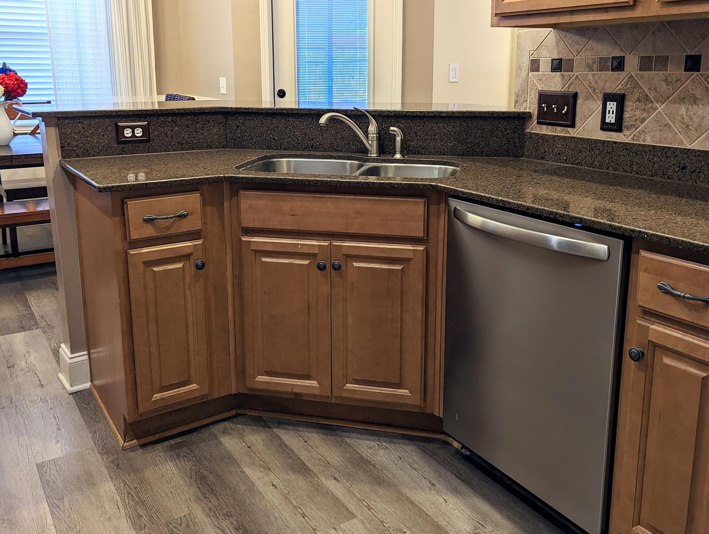 4639 Hermosa Road Crestview, FL 32539 - Photo 5 of 18 a view of a sink under an umbrella