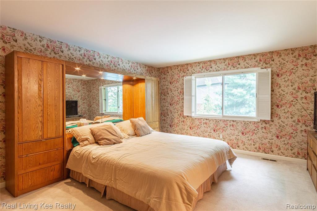 1329 Greenleaf Drive Rochester Hills, MI 48309 - Photo 22 of 49