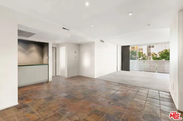 a view of empty room