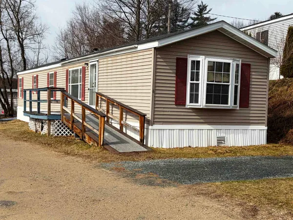 $99,000 | 6 Hilltop Manor Mobile Home Park, Littleton, NH 03561