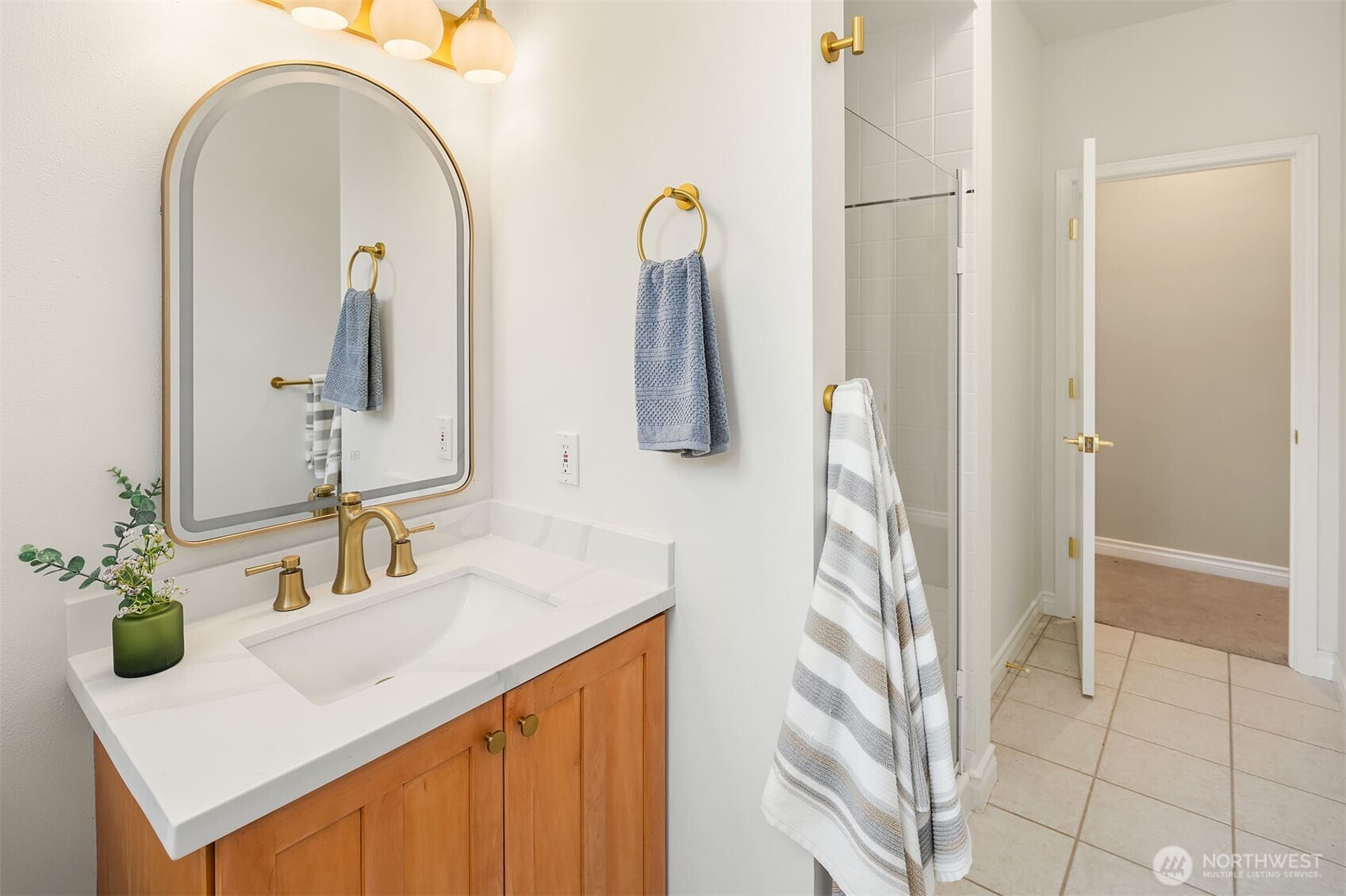 2501 134th Avenue Southeast Bellevue, WA 98005 - Photo 17 of 37 Gallery Image 17