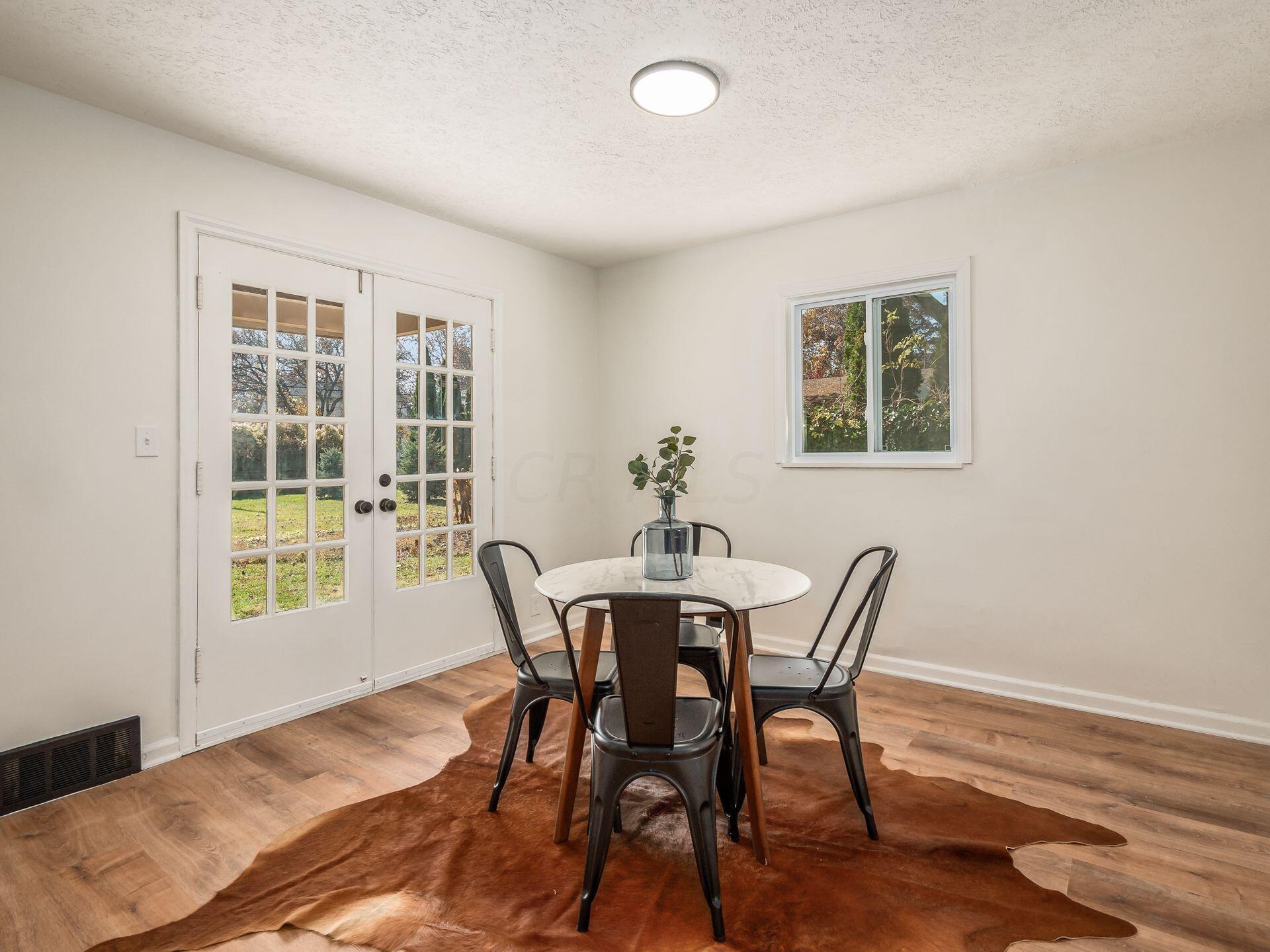 2657 Tudor Road Columbus, OH 43209 - Photo 10 of 41 012_2972f7f1_A 2657 Tudor 028