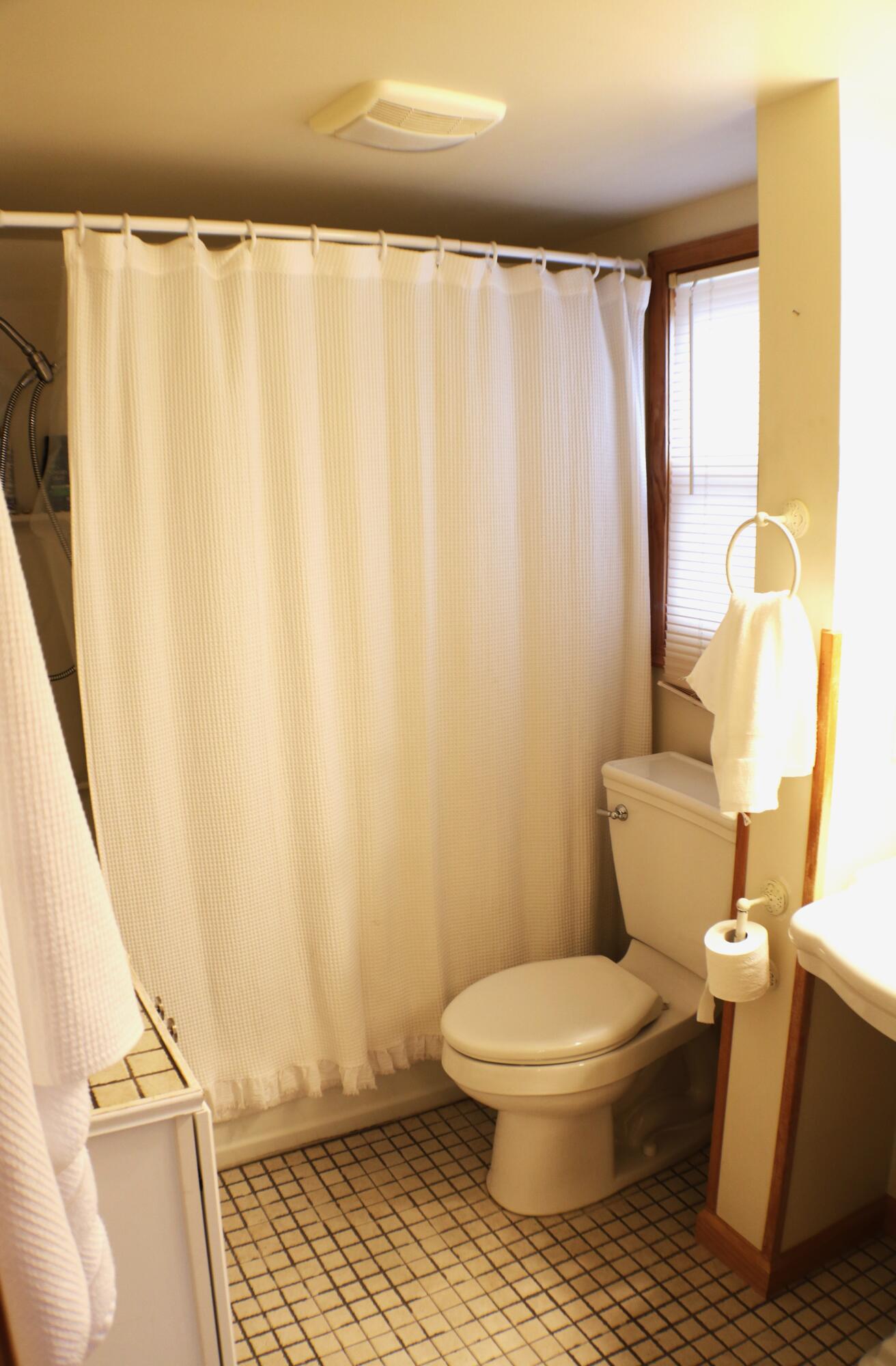 3616 Tannery Road Two Rivers, WI 54241 - Photo 8 of 17 Bath