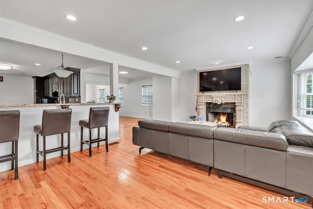 171 Henderson Road Fairfield, CT 06824 - Photo 4 of 37
