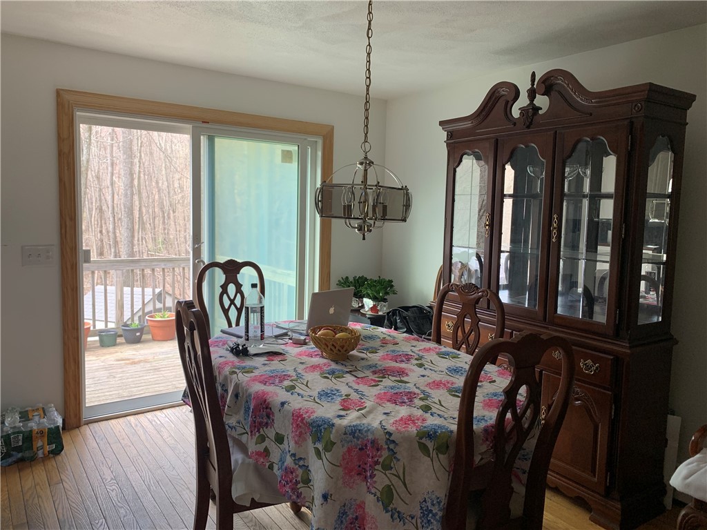 17 Burlingame Road Smithfield, RI 02917 - Photo 6 of 15 Diningroom