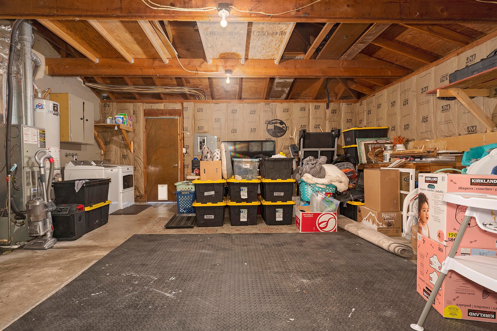 2051 Taylor Road Central Point, OR 97502 - Photo 12 of 18 Garage