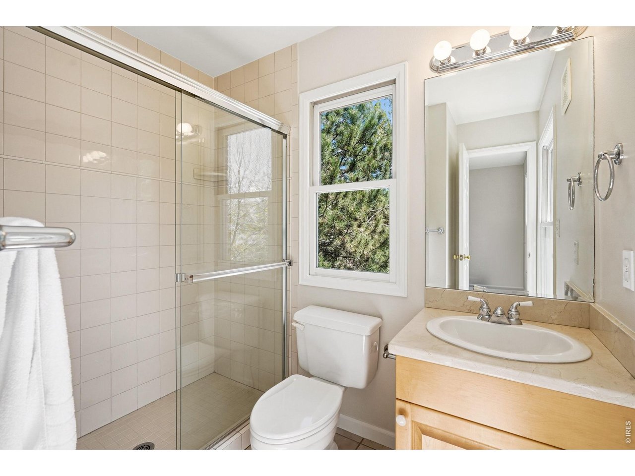 944 Ivanhoe Street Denver, CO 80220 - Photo 30 of 47 2nd en-suite bath