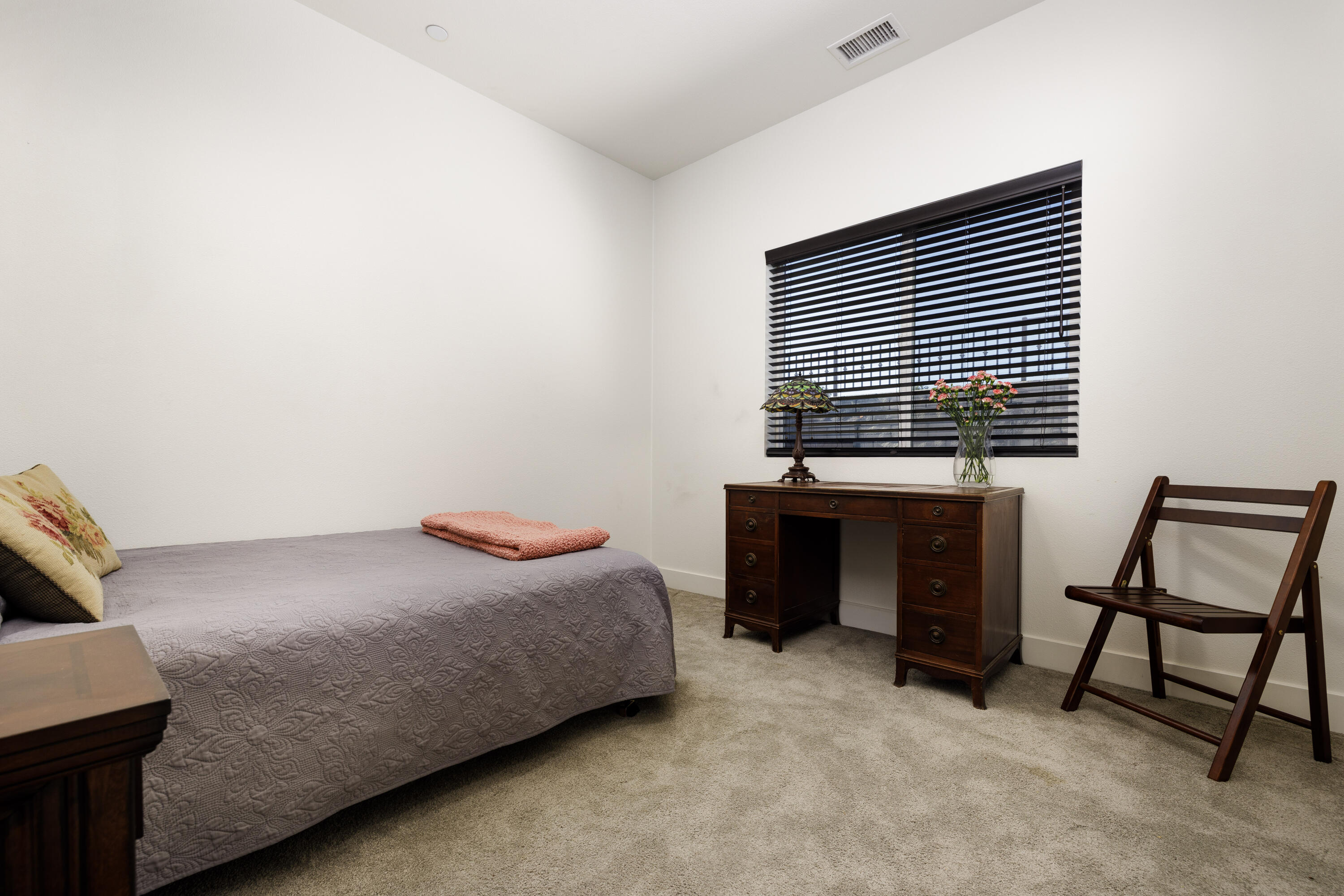 357 Los Cabos Lane Ventura, CA 93001 - Photo 21 of 35 2nd bedroom