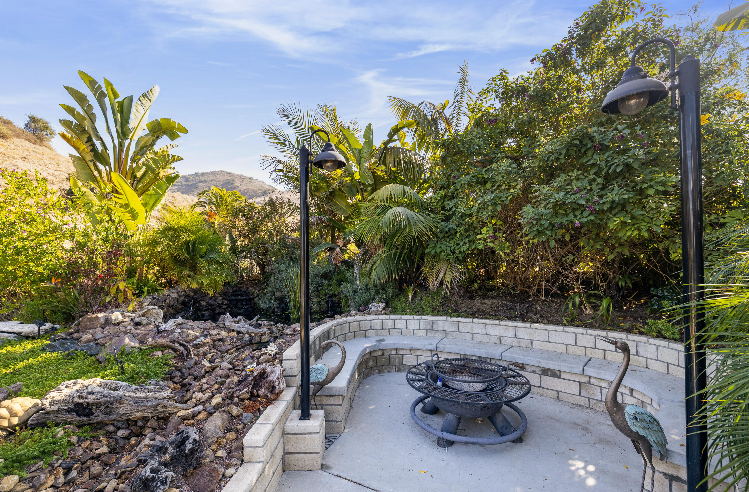 357 Los Cabos Lane Ventura, CA 93001 - Photo 22 of 35 Fire pit sitting area