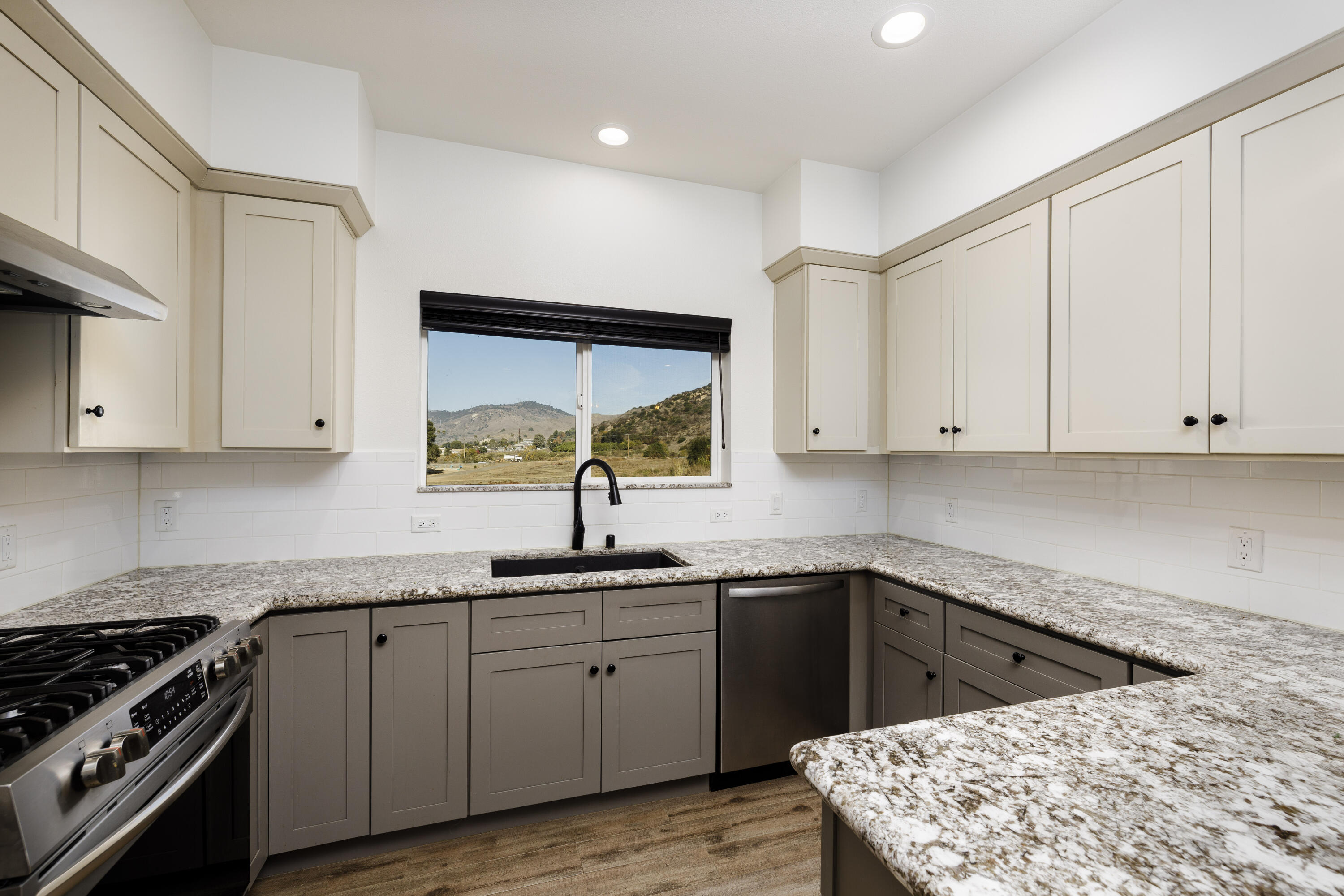 357 Los Cabos Lane Ventura, CA 93001 - Photo 9 of 35 Kitchen with view