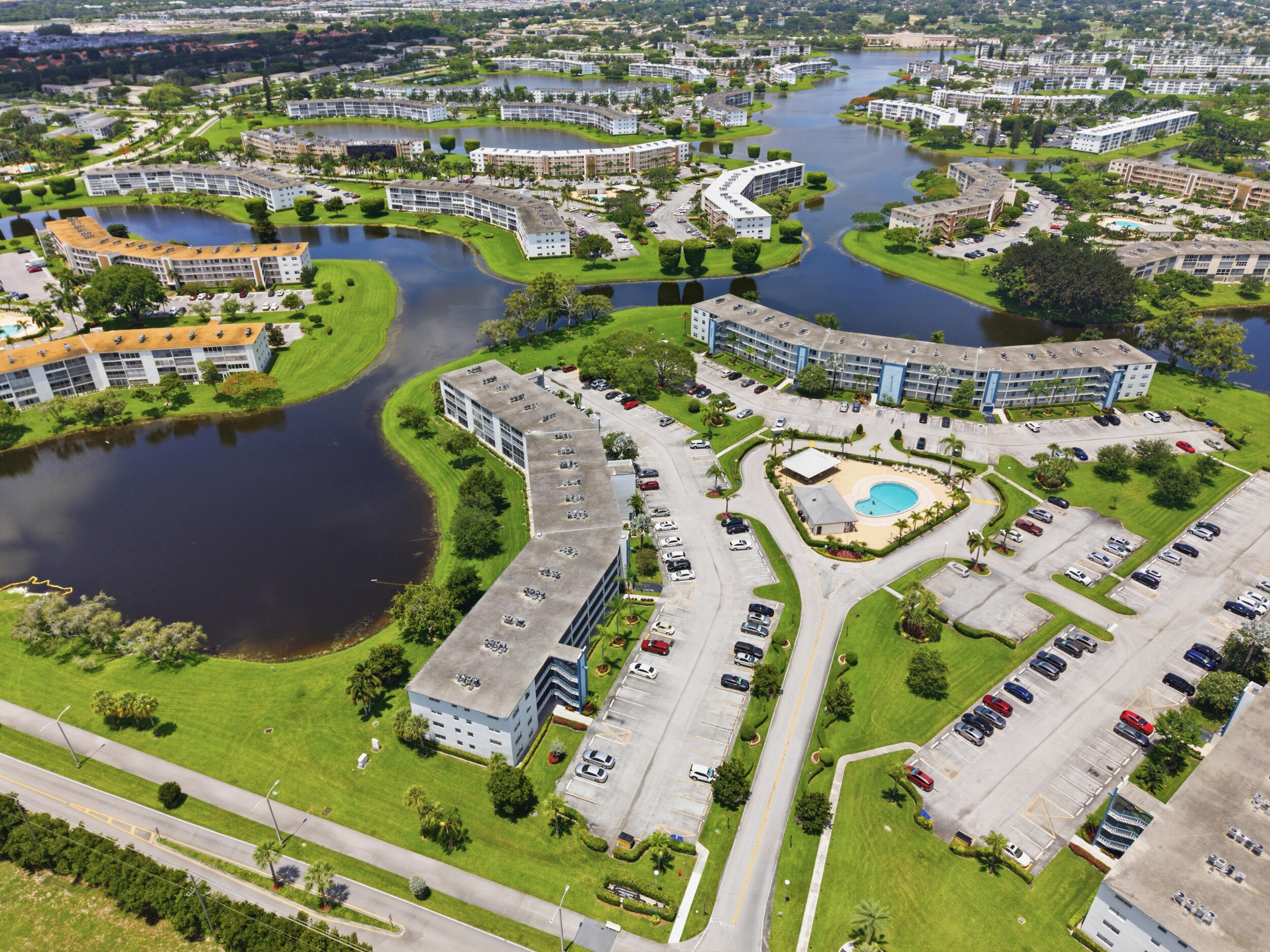 1048 Lincoln C Boca Raton, FL 33434 - Photo 32 of 36 37_dji_20260701124308_0537_d