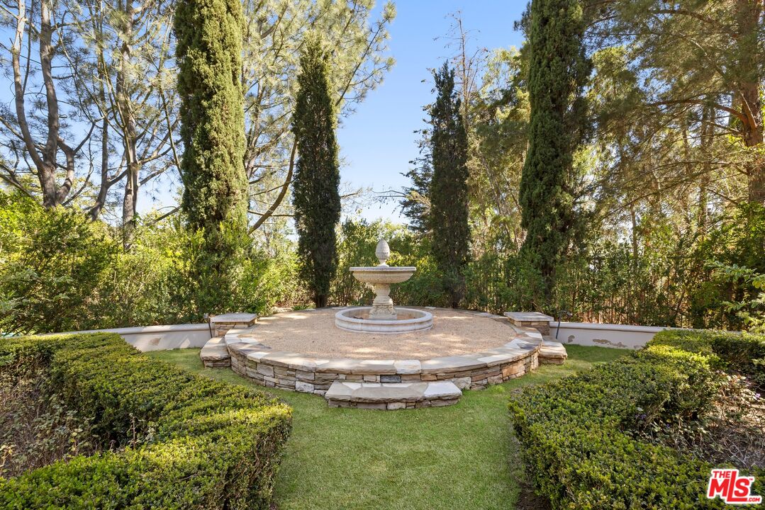 12705 Chalon Road Los Angeles, CA 90049 - Photo 7 of 47