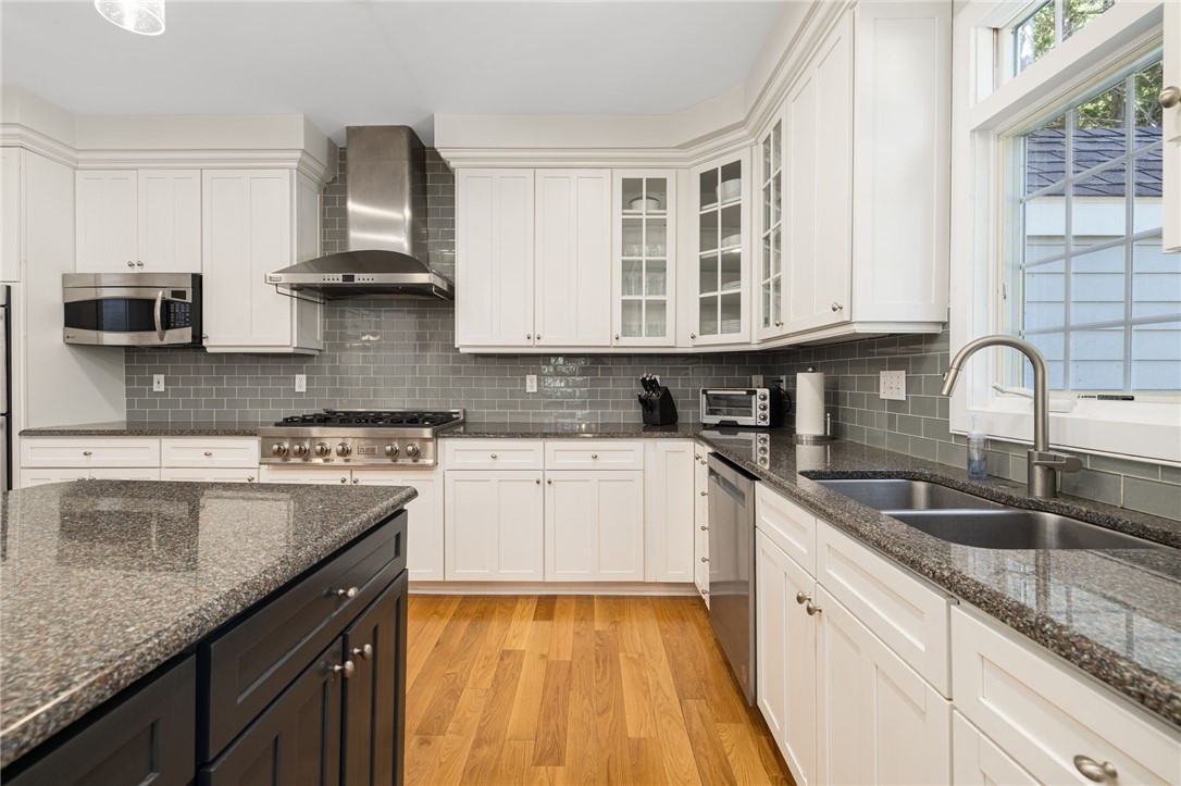 42 Camden Road Narragansett, RI 02882 - Photo 16 of 50