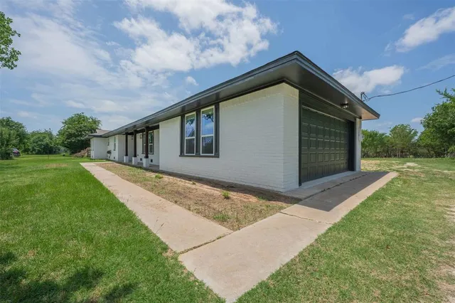 $3,900 | 313 County Road 805A, Cleburne, TX 76031