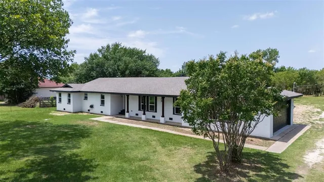 $3,900 | 313 County Road 805A, Cleburne, TX 76031