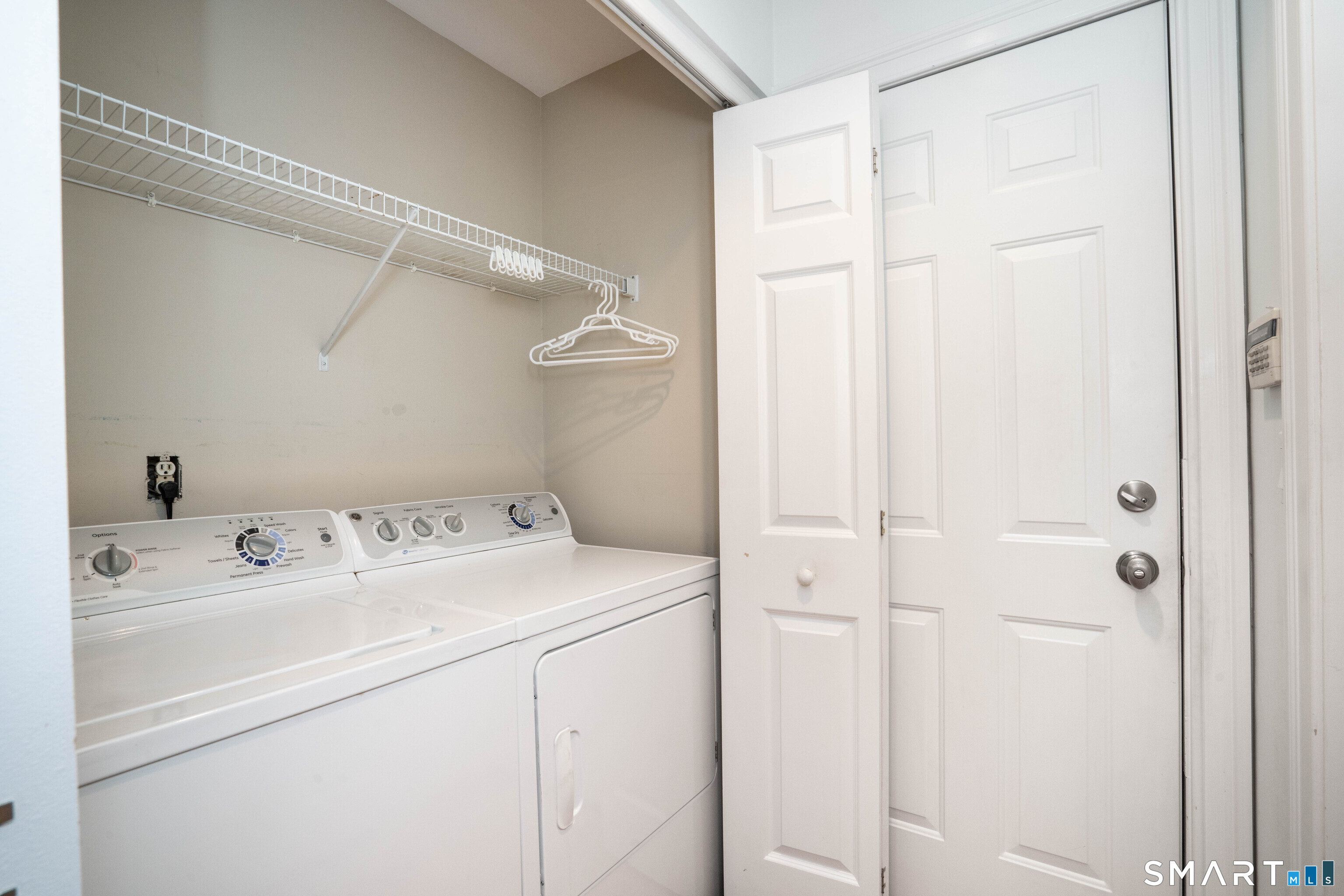 3 Morgan Place, Unit 3 Avon, CT 06001 - Photo 24 of 29 a utility room with dryer and washer