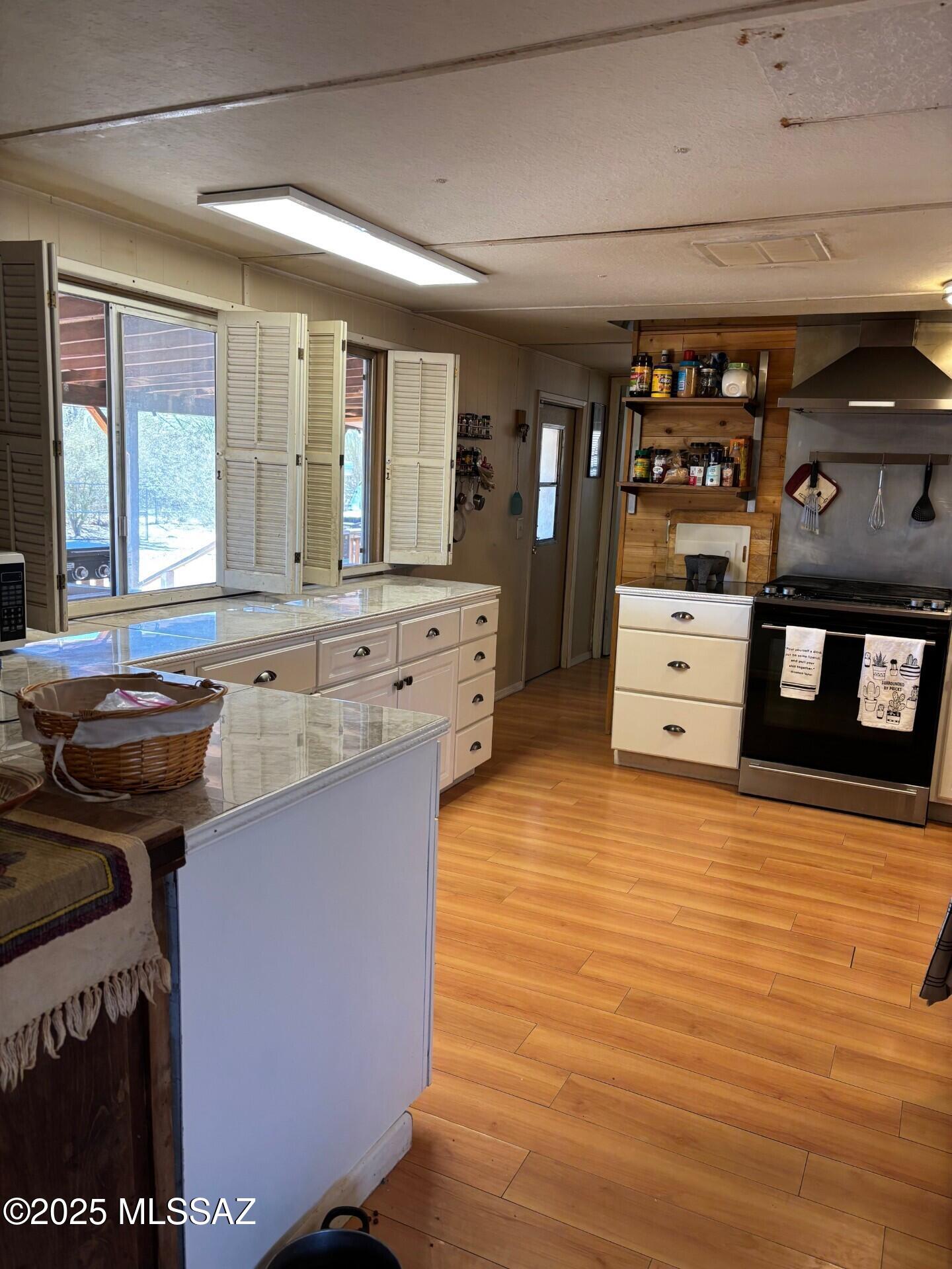 7385 North Gemstone Road Tucson, AZ 85743 - Photo 2 of 29 Gallery Image 2