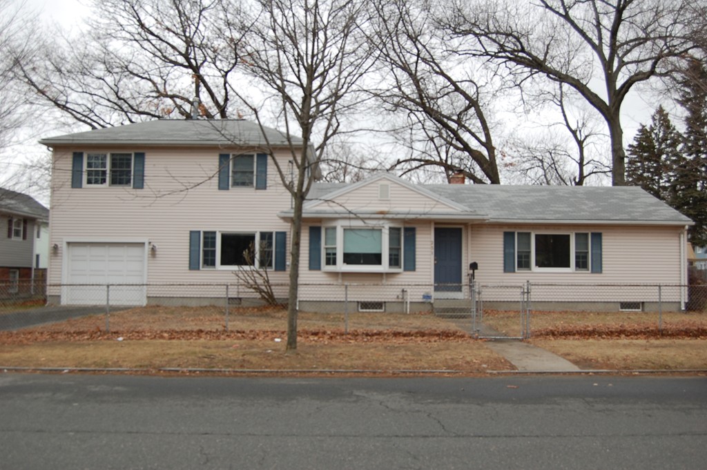 231 Merrimac Avenue Springfield, MA 01104 - Photo 1 of 30 Gallery Image 1