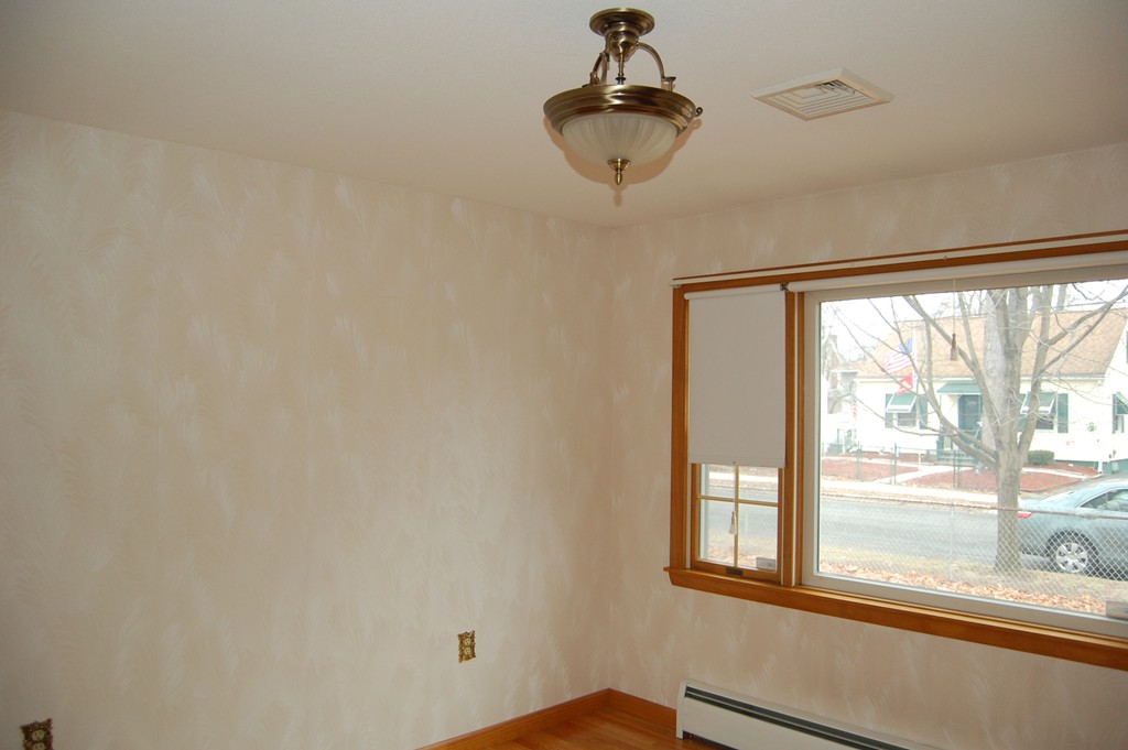231 Merrimac Avenue Springfield, MA 01104 - Photo 5 of 30 Gallery Image 5
