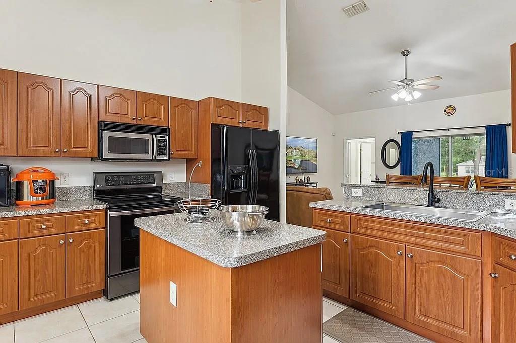 8628 Southwest 133rd Ln Road Ocala, FL 34473 - Photo 8 of 19 Gallery Image 8