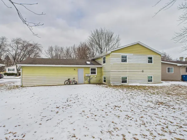 $305,000 | 807 West Gruenwald Avenue, Oshkosh, WI 54901