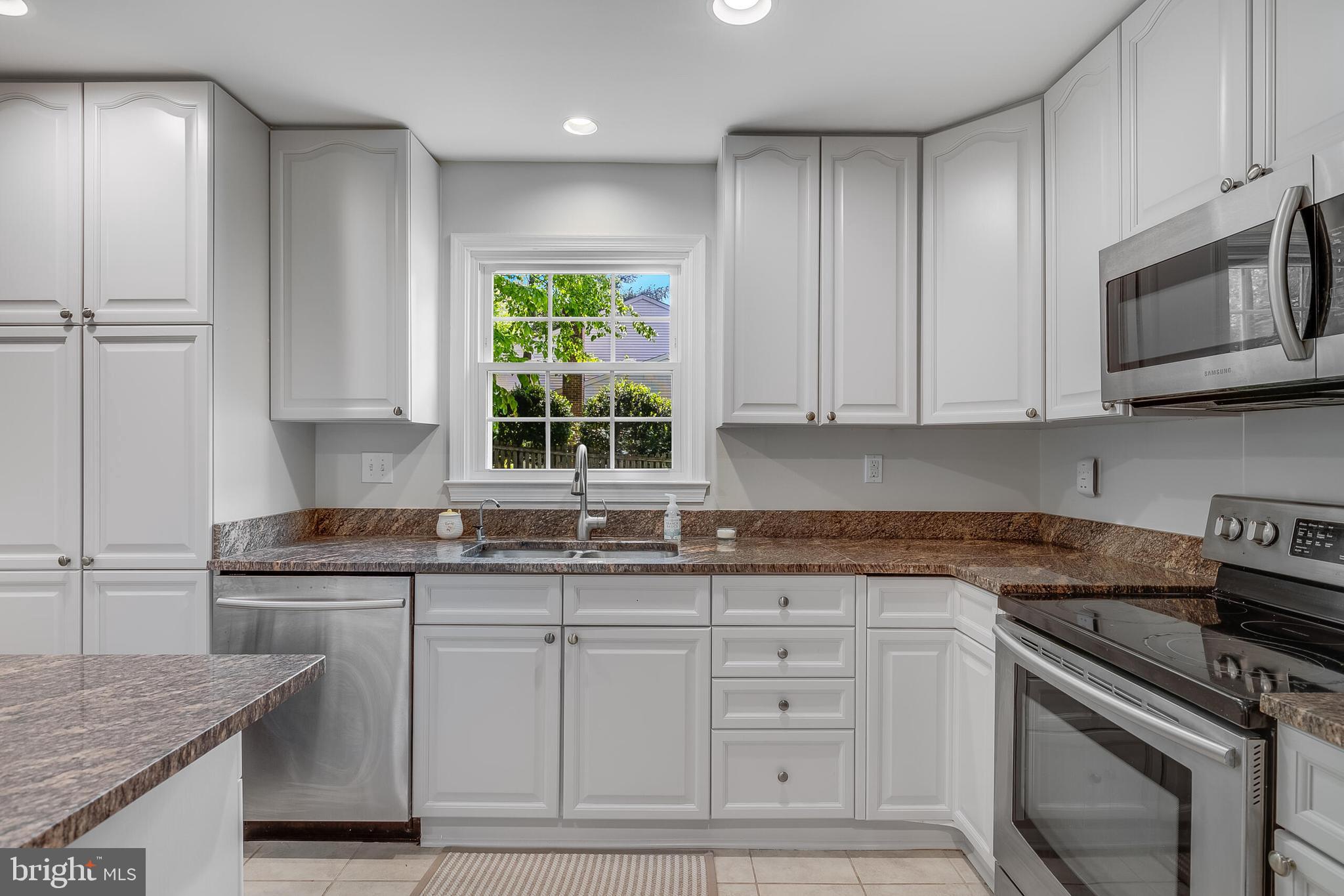 8407 Gambrill Lane Springfield, VA 22153 - Photo 13 of 42