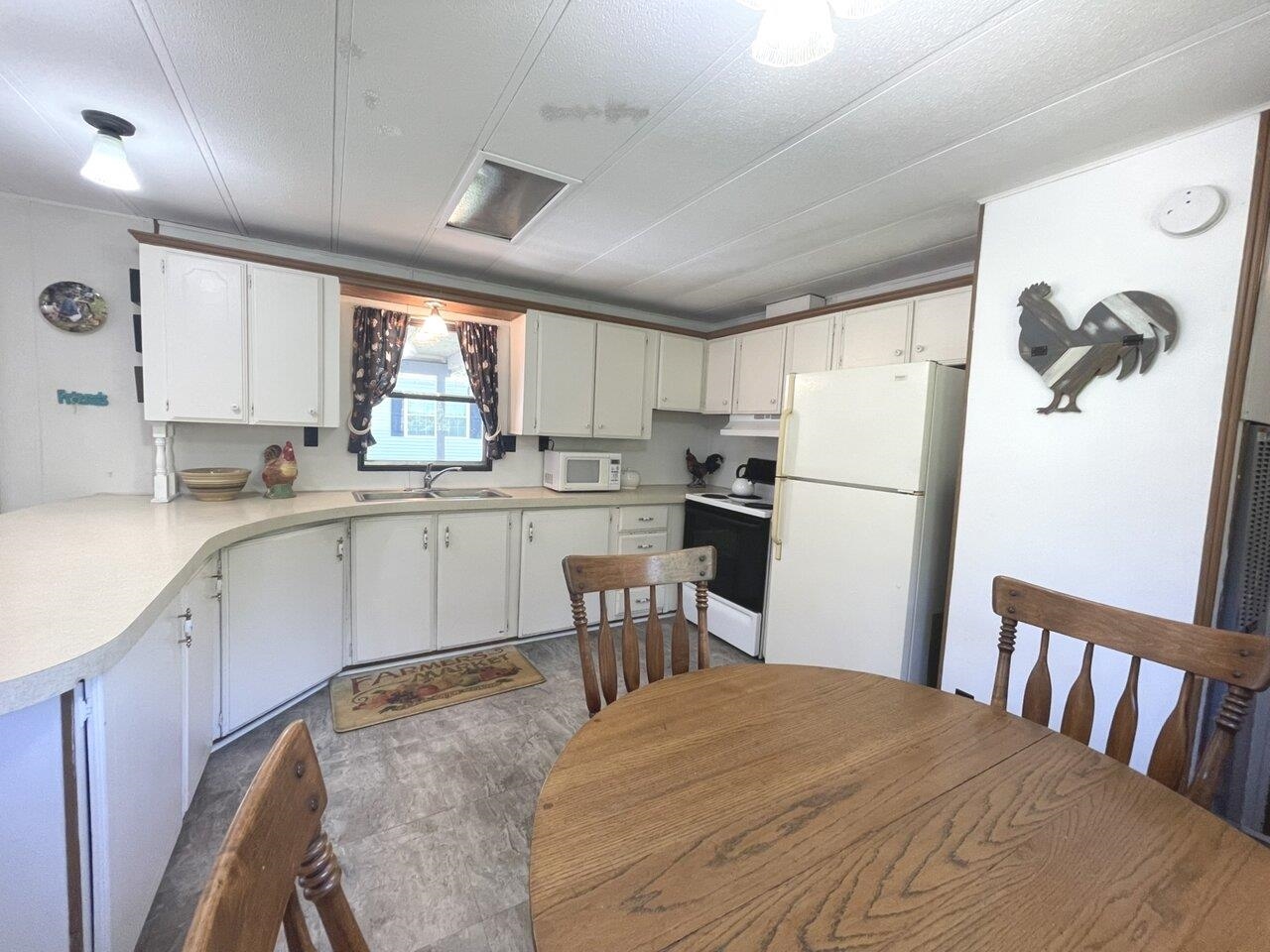 769 Red Pine Road Williston, VT 05495 - Photo 9 of 20 Gallery Image 9