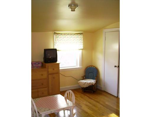 9 Hayes Road Salem, MA 01970 - Photo 4 of 6