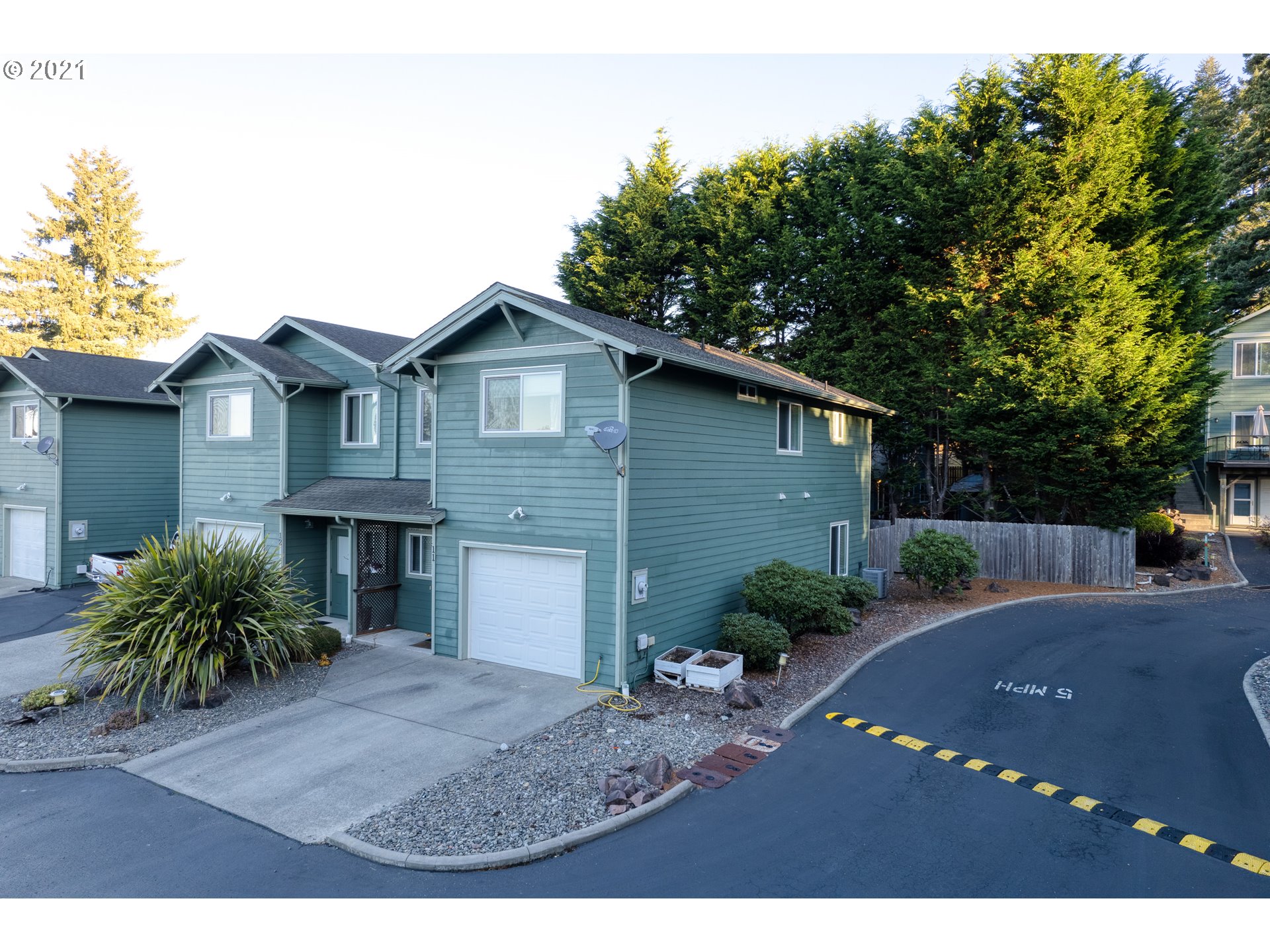 815 Old County Road, Unit 11 Brookings, OR 97415 - Photo 5 of 31 Gallery Image 5