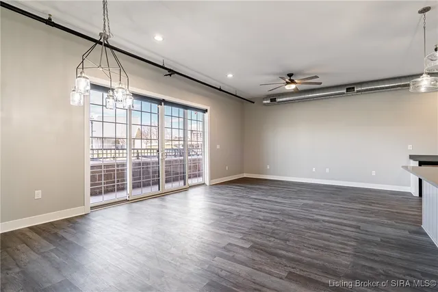 $275,000 | 218 Mulberry Street, Jeffersonville, IN 47130