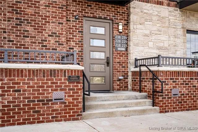 $275,000 | 218 Mulberry Street, Jeffersonville, IN 47130