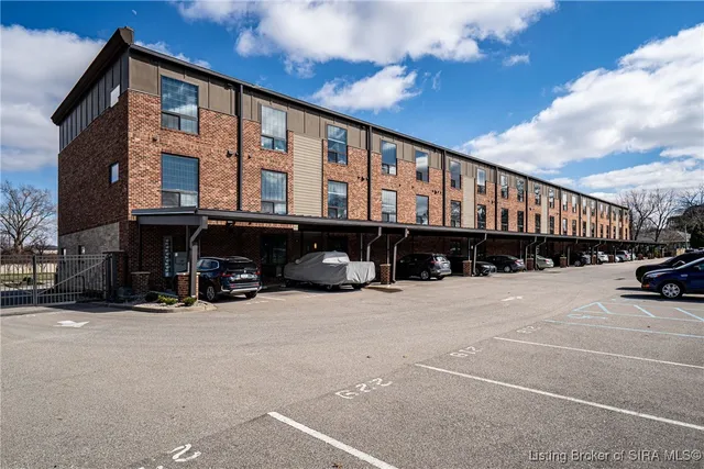 $275,000 | 218 Mulberry Street, Jeffersonville, IN 47130