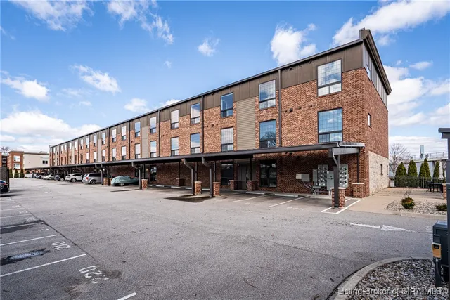 $275,000 | 218 Mulberry Street, Jeffersonville, IN 47130