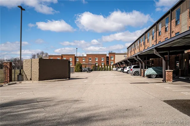 $275,000 | 218 Mulberry Street, Jeffersonville, IN 47130